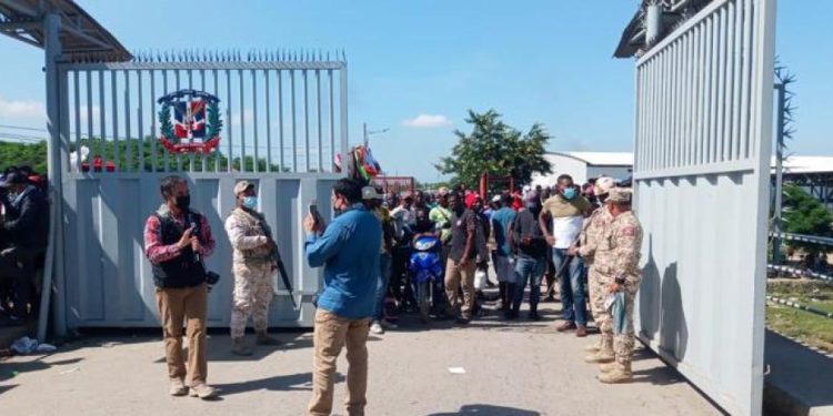 Capturan en Dajabón ciudadano estadounidense buscado por violencia de género; pretendía salir del país por Haití