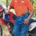 Hombre es hallado con disparo en la cabeza en Santiago