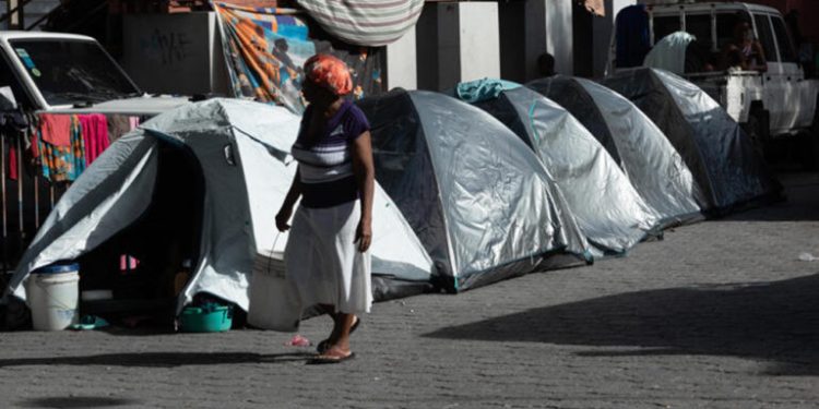 Miles de haitianos desplazados por terror de pandillas