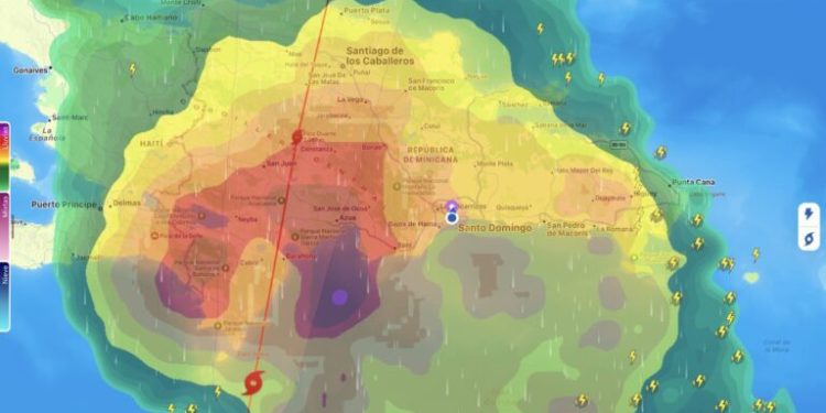Franklin toca tierra en el sur de República Dominicana con lluvias torrenciales