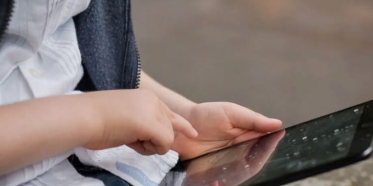 Niño se suicida en comunidad Santiago deprimido por quitarle su tablet