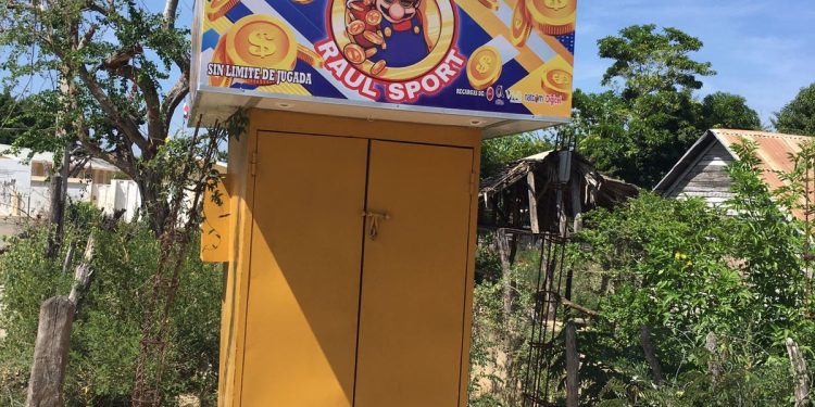 Atracan banca y roban dinero en Santa Maria Montecristi