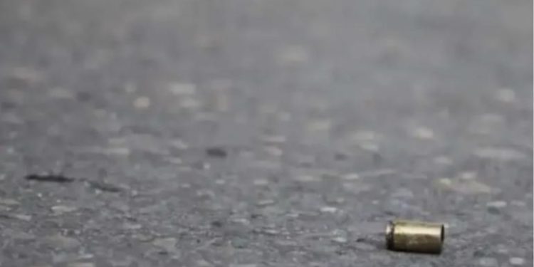 Muere menor de 14 años impactada por una bala perdida mientras dormía en Santiago