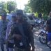 Comerciantes bloquean con vehículos entrada de CODEVI para impedir entrada de mercancias