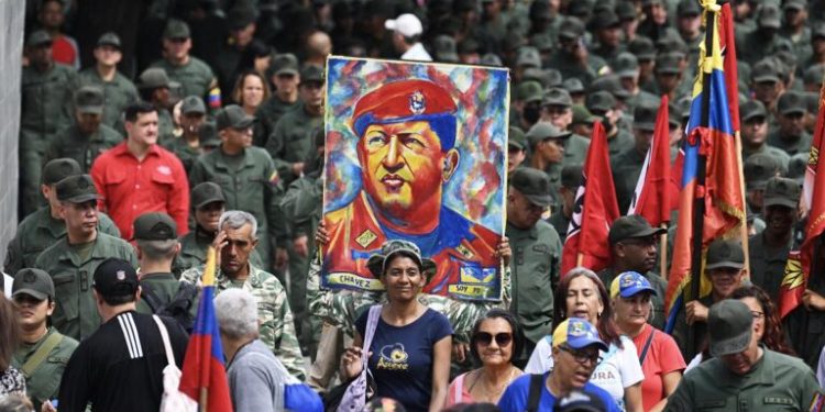 Chavistas se movilizan en regiones del país para respaldar a Maduro y rechazar el bloqueo