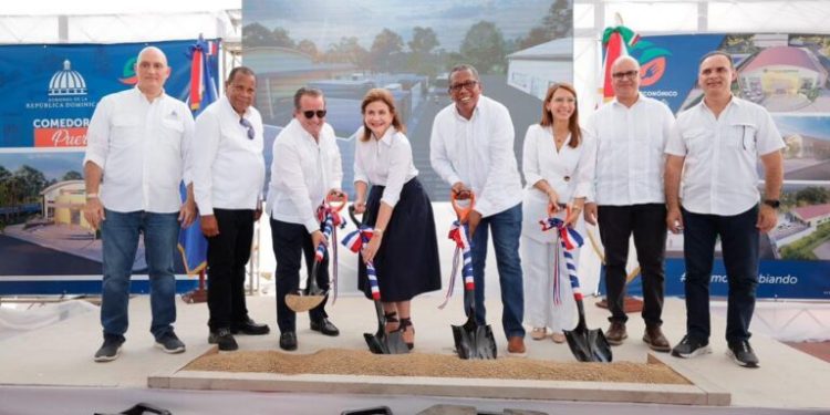 Dejan iniciado construcción Hospital Traumatológico de Sosúa y Comedor Económico de San Felipe