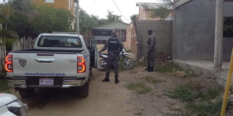 Policías ocupan cocaína, marihuana y crack, durante intervención de un punto en Mao