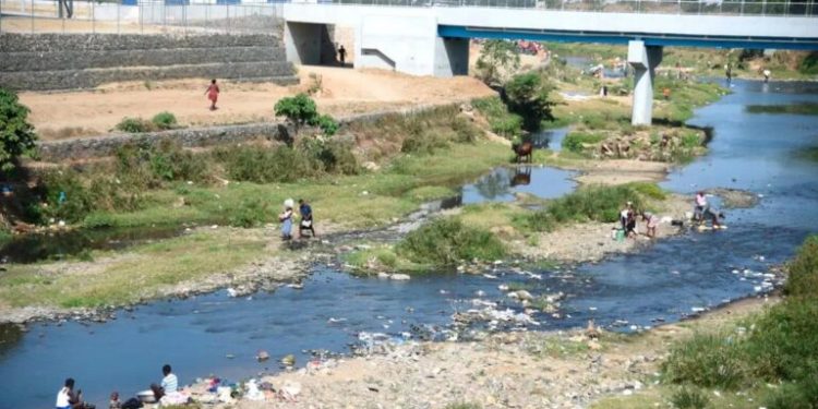 Gobierno dominicano pide a Haití detener construcción de canal en rio Masacre