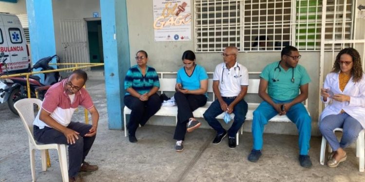 Médicos y enfermeras paralizan labores en el Hospital Matias  Ramón Mella de Dajabón,  por incumplimentio de mejoria hecho por salud publica   