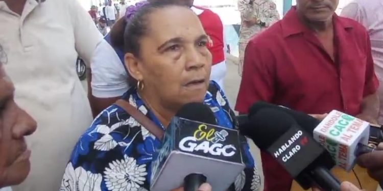 Comerciantes del mercado fronterizo protesta por exclusión en ayudas del gobierno en Dajabón
