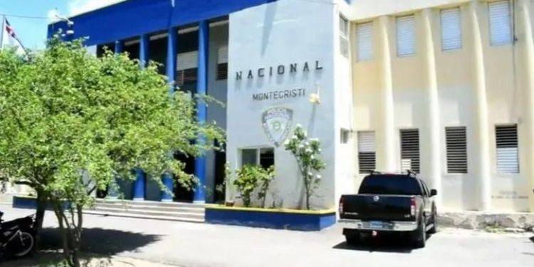 Multitud captura y golpea presuntos delincuentes en Montecristi