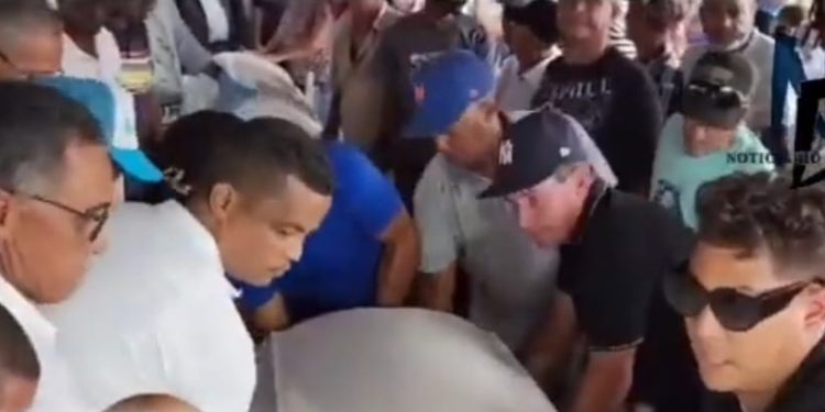 Sepultan en cementerio de la Gorra  Partido tres miembros de la familia asesinada en Aminilla Dajabón