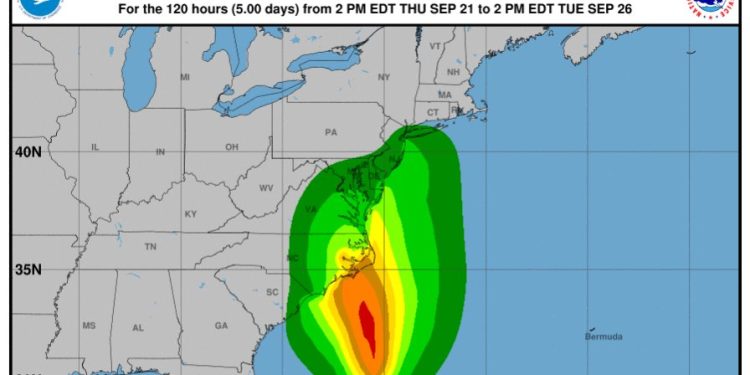 El «potencial ciclón tropical 16» amenaza con vientos y lluvias intensas a la costa este de EEUU