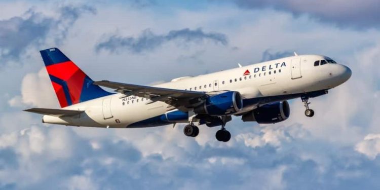 Vuelo de Delta aterriza de emergencia debido a un pasajero que tenía diarrea
