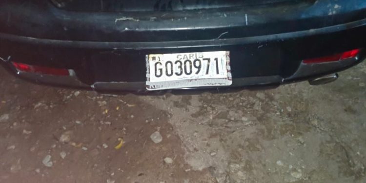Hieren de balas desde un vehículo en marcha cabo de la policía en Montecristi