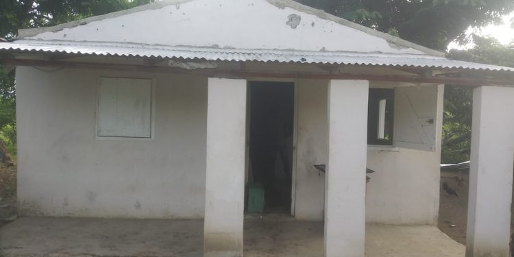 Banda de haitianos matan a machetazos hombre y violan pareja en finca de Él Seibo