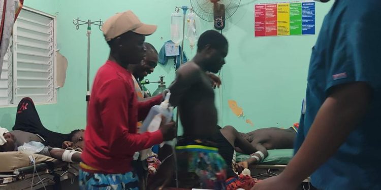 Hospitalizan siete haitianos comieron sopa envenenada en El Valle, Hato Mayor