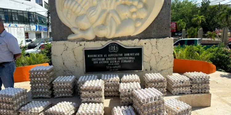 Productores de huevos protestan por temor que quiebre sector