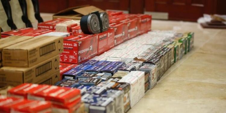 Aduanas decomisa dos millones de unidades de municiones ilícitas