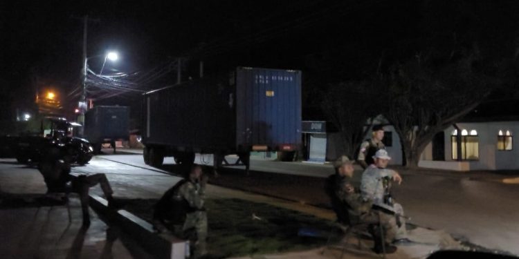 Militarizan convoy de furgones llego la noche de este Domingo con materia prima para CODEVI