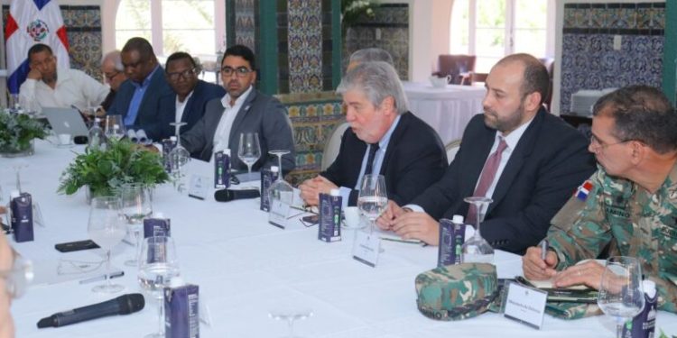 Mirex recibe visita de la OEA que levanta información sobre el canal ilegal que se construye en Haití