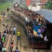 Elevan a 17 los muertos en el peor accidente de tren de Bangladesh en 15 años