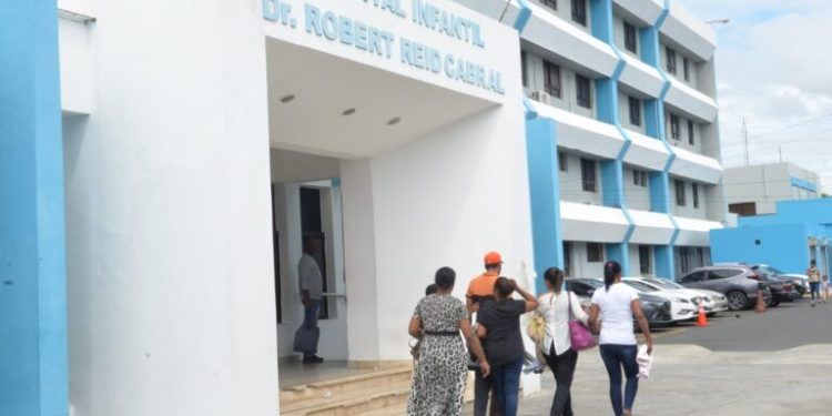 Muere niño de dengue en el Hospital Robert Read Cabral