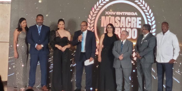 Empresas Beller y el senador David Sosa entregan la XXIV versión de los premios Masacre Dorado 2023 en Dajabón