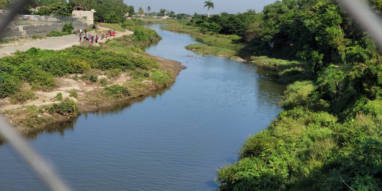 Alcalde Juana Méndez acusa a Abinader de creer que gobierna toda la isla