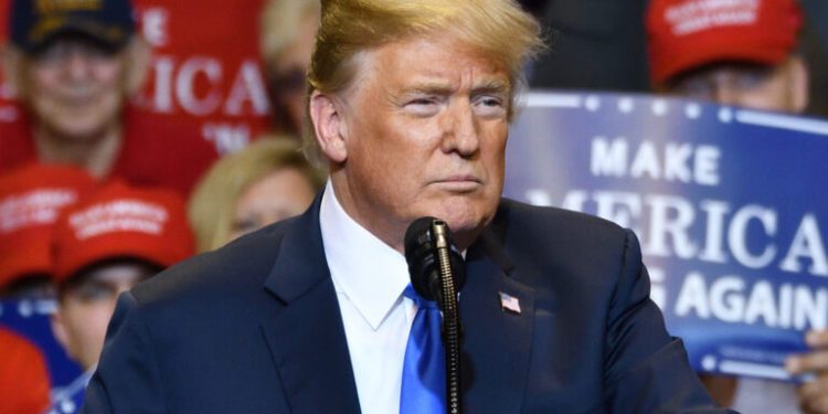 Trump llega con sus hijos al tribunal de Nueva York donde se le juzgará por fraude