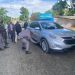 Agente policial dispara contra vehículo de una fiscal en Monte Plata