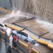 Pared del desnivel de la avenida 27 de Febrero con Máximo Gómez colapsa sobre varios vehículos
