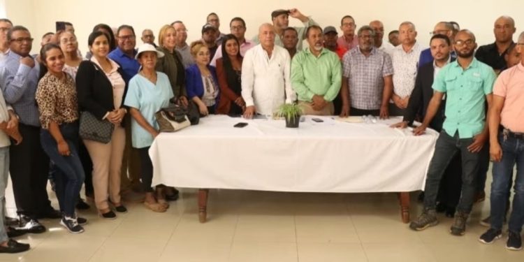 Iglesia catolica y cámara de comercio convocan a vigilia por el fortalecimiento de la economía en Dajabón