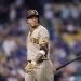 El gesto de Manny Machado con un pelotero que perdió 2023 por lesión