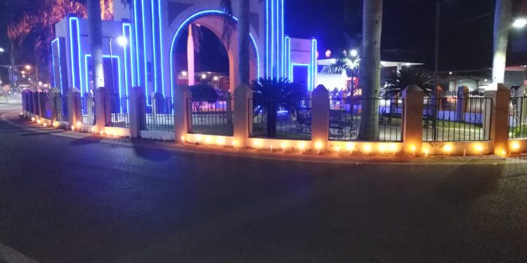 Grupos prendieron velas en señal de luto en calles hasta la JCE en Dajabón