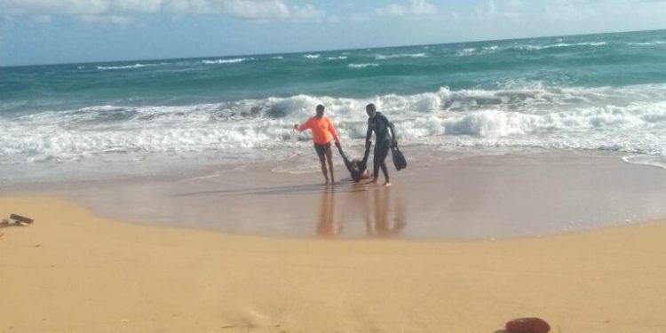 Naufragio en Lagunas de Nisibón: una dama fallecida y varios rescatados