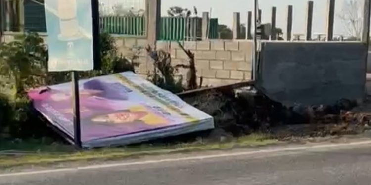 Derriban valla publicitaria de alcaldesa electa Fiordaliza Ceballos por el PLD en Dajabón