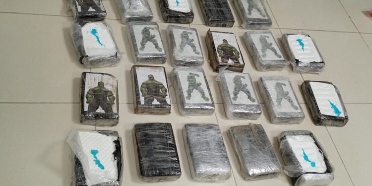 Desarticulan red narcotráfico  y apresan seis con 22 paquetes de cocaína en montecristi
