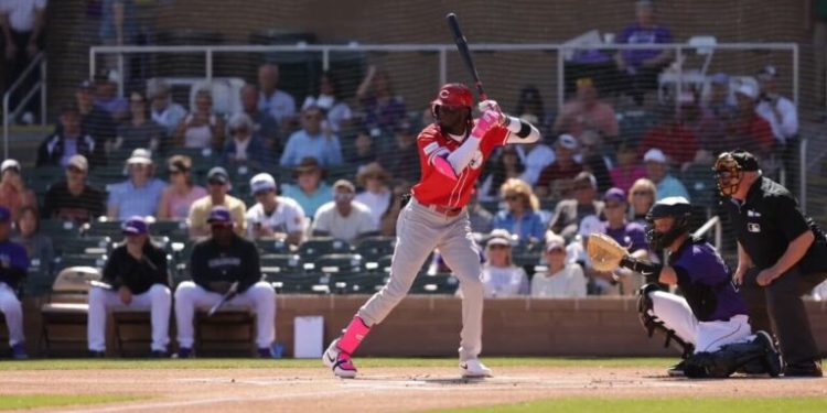 Elly de la Cruz pega un gran jonrón de 470 pies en Spring Training