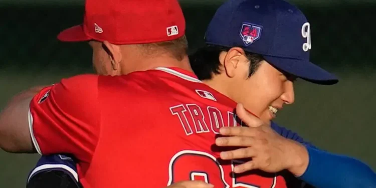 El emotivo encuentro entre Shohei Ohtani y Mike Trout en Spring Training