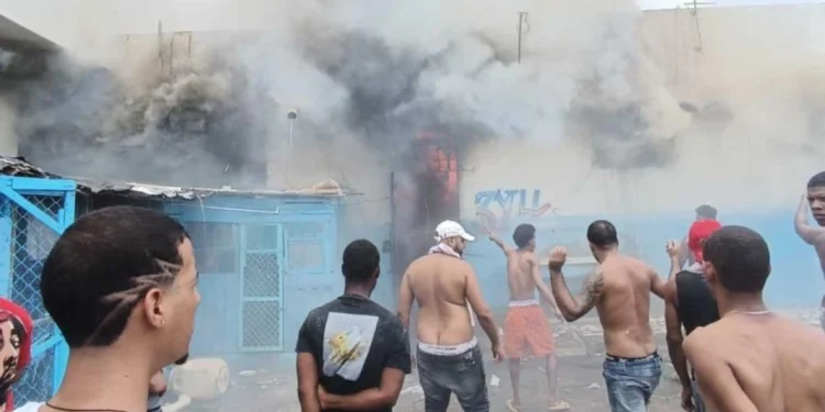 Procuraduría confirma 11 muertes tras incendio en cárcel La Victoria