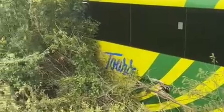 Tragedia; Un muerto y varios heridos en accidente involucra guagua de Caribe Tours en Montecristi   