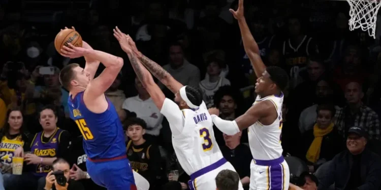 Denver arruina fiesta de los Lakers en la noche de LeBron James