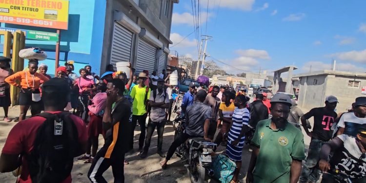 Haitianos no cumplen Toque de Queda