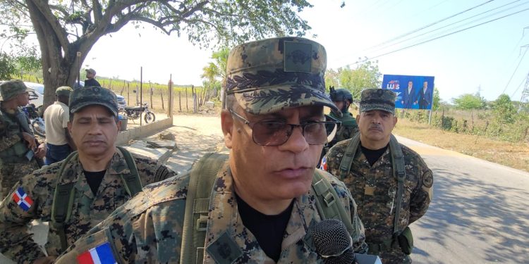 Vídeo; Comandante general del ejército mayor general Carlos Antonio Fernandez Onofre, recorre la frontera supervisando listeza operacional de los soldados