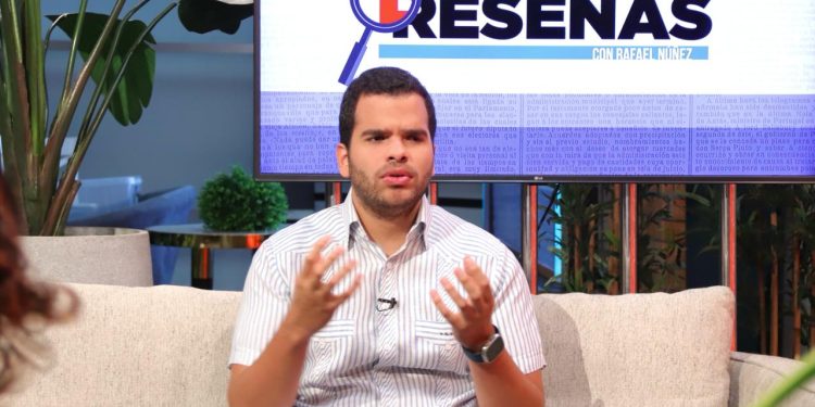 El candidato a diputado Vicente Sánchez habla de su proyecto para conectar más al Congreso con la gente