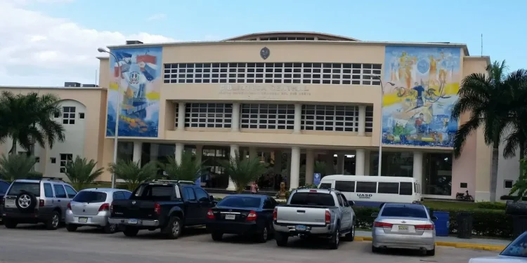 Sujeto apuñaló a una joven estudiante dentro de la UASD Barahona