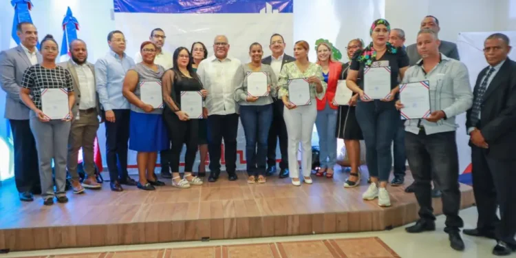 Promipyme impulsa el progreso en Hato Mayor con créditos por RD$22.6 millones