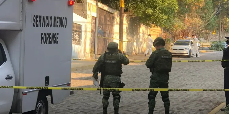 Tres cadáveres fueron localizados en una camioneta abandonada en el norte de México