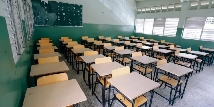 Varios intoxicados por fumigación en escuela en Duarte